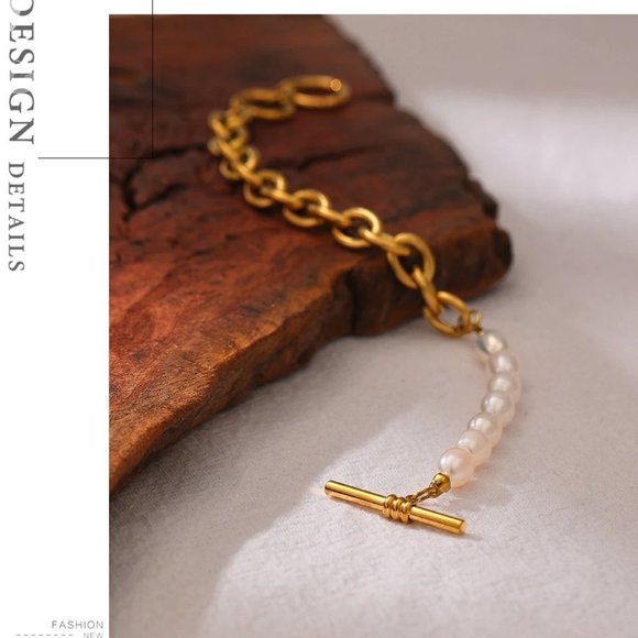 New 18K Gold Plated Natural Pearl Circle Bar Toggle Bracelet - Picture 6 of 6